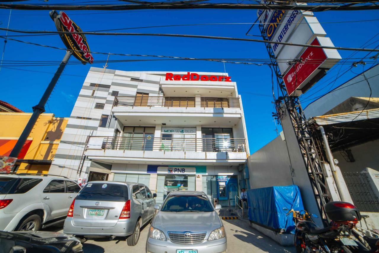 Reddoorz Near Angeles University Foundation Exterior foto